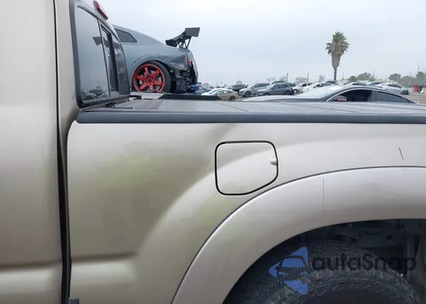 2006 Toyota Tacoma Prerunner V6 из США, поврежденный, VIN 5TETU62N06Z211110